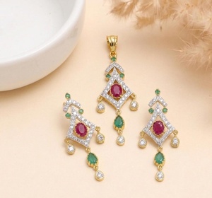 Conjunto de collar y pendientes de moda con rubí, esmeralda y circonita cúbica, corte princesa, chapado en oro, joyería con gemas, estilo nupcial indio para boda. - Product Image 1
