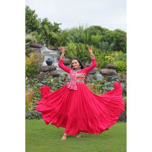 Navratri spécial belle robe traditionnelle chinoise brodée - Product Image 4