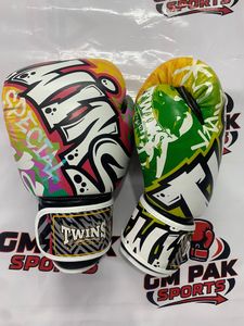 นวมชกมวยไทยแบบตีนตุ๊กแก รุ่น New Twins หลายสี หนังวัวแท้ 100% - Product Image 2