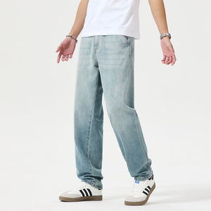Jean droit homme personnalisé avec logo, coupe basique, léger et frais pour l'été, en denim fin uni style vintage - Product Image 1