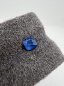 Zafiro Azul Natural, Gema Suelta, Corte Cojín, 1.70 Quilates, con Juego de Color de Ceilán, Sri Lanka, para Anillos y Joyería Personalizados - Product Image 2