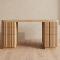 Bureau d'ordinateur moderne FERLY en bois massif avec grain de bois naturel vertical, durable et raffiné, idéal pour le lieu de travail