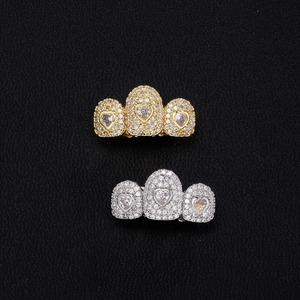 Oferta Especial en Grillz de Diamantes Moissanite VVS con Acabado de Alto Brillo para Uso Diario y en Fiestas, Disponible al Mejor Precio del Mercado - Product Image 3