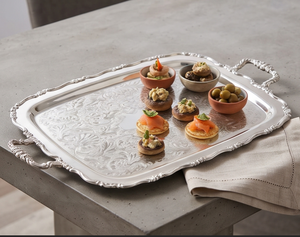 Plateau de service élégant au design vintage en métal poli avec motif floral et poignées pour usage résidentiel et événements de mariage - Product Image 1