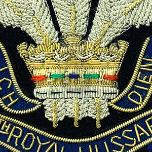 Insignias Bordadas Decorativas para Coser con Tela de Alta Calidad, Diseño Personalizado con Hilo, Detalles Intrincados y Respaldo Resistente - Product Image 6