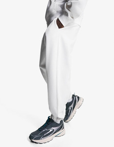 Ensemble de survêtement streetwear unisexe personnalisé en coton, coupe oversize, avec sweat à capuche coupe-vent doublé polaire et pantalon de jogging, pour impression - Product Image 4