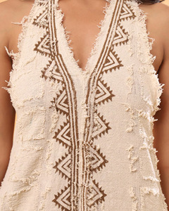 Vestido Maxi Boho Artesanal de Algodón Crudo Color Malva con Bordado Geométrico y Bordes sin Rematar, Estilo Kaftán Tribal Étnico - Product Image 6