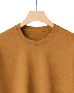 Camiseta Oversize Personalizada Color Mostaza para Hombre, con Dobladillo Curvo, Hombros Caídos, Cuello Redondo, Algodón Liso, Estilo Urbano, Camiseta de Verano - Product Image 5