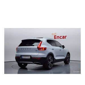Volvo XC40 T4 Inscription 2019, 97,720 km, Caja de Cambios Automática, Asientos de Cuero, Volante a la Izquierda, Cámara Trasera - Product Image 2