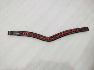 Diadema para Caballo de Cuero Genuino Duradero Más Vendida con Cristales Rojos Clásicos de 6 MM, Estilo Profesional para Jinete, Disponible para la Venta - Product Image 2