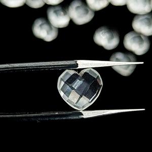 Cuentas de cuarzo cristalino facetadas talladas a mano en forma de corazón, piedras preciosas de 10 mm, cuarzo AAA, cuentas sueltas talladas tipo briolette para la fabricación de joyería. - Product Image 5