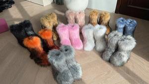 รองเท้าบูทหิมะสั้นบุขนฟูแบบมีฮู้ดสำหรับผู้หญิง ดีไซน์สวยงาม อุ่นสบาย ผลิตด้วยวิธีการถักทอที่เป็นมิตรต่อสิ่งแวดล้อม แห้งเร็ว - Product Image 3