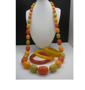 Collier en perles de résine ange fait main, design élégant et massif pour un usage quotidien - Product Image 2