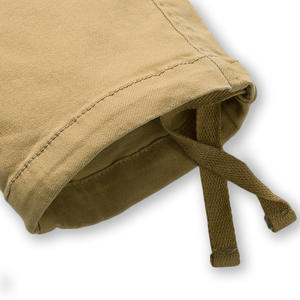 Couleurs olive authentiques vintage et poches à rabat boutonnées, inspirées de l'équipement classique des parachutistes. - Product Image 6