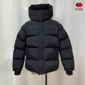 Fabricante de Ropa Personalizada, Chaqueta Acolchada de Invierno para Hombre con Forro de Nailon y Capucha - Product Image 3