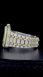 Reloj cronógrafo premium de oro bicolor, completamente cubierto de diamantes moissanite VVS1, funciona con batería, reloj de lujo con incrustaciones de diamantes. - Product Image 4