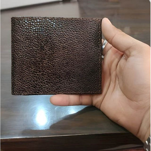 Cartera Bifold de Cuero Texturizado Azul Premium para Hombre, Cartera Delgada de Lujo Hecha a Mano con Patrón Brillante, Elegante Tarjetero de Diseño - Product Image 3