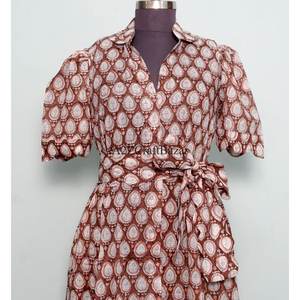 Robe longue en coton à fleurs de haute qualité, col en V, coupe ample, pour le printemps et l'été, robe maxi élégante, robe décontractée tendance pour femmes - Product Image 4