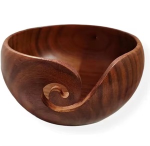 Bol à laine en bois de forme ovale, design simple, pour le tricot à la main, matériau artisanal durable - Product Image 2