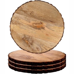 Assiettes de présentation rustiques écologiques en bois, faites à la main, texturées, rondes, pour la décoration de table de mariage. - Product Image 3