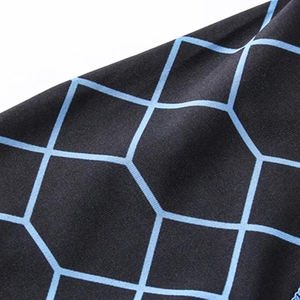 Camiseta de compresión para entrenamiento de MMA, tela transpirable diseñada para práctica de jiu jitsu brasileño y artes marciales. - Product Image 3