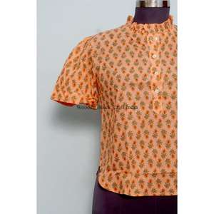 เสื้อเชิ้ตคอเต่าผู้หญิง ดีไซน์โบโฮสวยงาม ตกแต่งกระดุมเก๋ไก๋ ทรงสวยสง่า ใส่สบาย พิมพ์ลายดอกไม้ แขนสั้น ผ้าฝ้าย 100% - Product Image 2