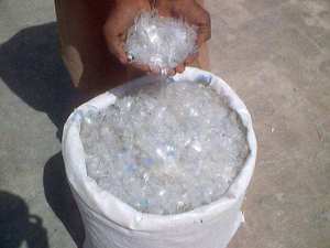 Flocons de PET transparents lavés récupérés à partir de bouteilles usagées, à faible humidité, séparation soignée, approvisionnement et emballage pour l'exportation - Product Image 3