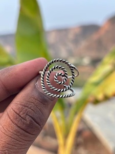 Bague spirale en argent sterling 925, faite à la main, torsadée, ouverte, minimaliste, enveloppante, bijoux chrétiens, cadeau pour femme - Product Image 3