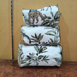 Pochette de maquillage matelassée 100 % coton, design tendance, réutilisable, légère, multifonctionnelle, écologique, avec fermeture éclair, pour ensemble de sacs - Product Image 1