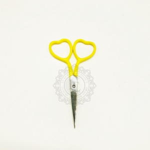 Meilleur Prix Jaune Poudre Revêtement En Acier Inoxydable Extension De Cils Ciseaux Coeur Anneau Point Droit Cuticule Beauté Privée - Product Image 4