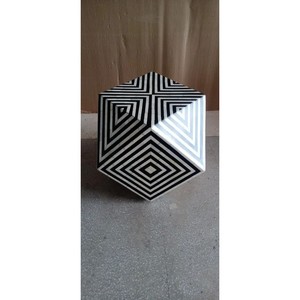 Tabouret hexagonal en bois de Jodhpur fait main avec incrustation géométrique noir et blanc - Vente en gros - Product Image 1