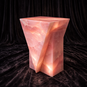 Mesa Auxiliar Moderna Geométrica de Ónix Rosa Ecológica de Lujo, Mesa de Noche, Mesa de Acento para el Dormitorio, Muebles Personalizados Agra Heritage - Product Image 3