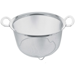 Coladores y escurridores de acero inoxidable de excelente calidad que se pueden usar tanto para preparar alimentos como para presentarlos. - Product Image 2