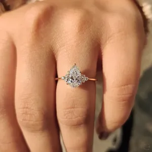 Anillo de Compromiso de Lujo con Moissanita Corte Pera, Certificado IGI, Chapado en Oro Rosa, Joyería Fina para Mujer, Regalo para Boda o Fiesta - Product Image 1