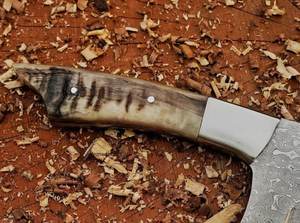 Couteau de Chef Hachoir à Viande et Légumes en Acier Damas Forgé à la Main, Manche Ambidextre en Corne de Bélier, Lame de 7 Pouces, Style Moderne - Product Image 3