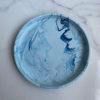 Assiette de service ronde moderne en résine bleue, compatible lave-vaisselle, écologique, en stock