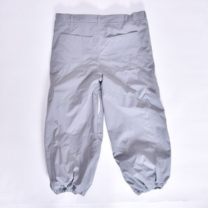 Pantalones de Nieve Técnicos Grises de Moda con Ajuste Ajustable, Bolsillos de Almacenamiento en las Rodillas con Cremallera y Puños Elásticos Interiores para Proteger de la Nieve - Product Image 1