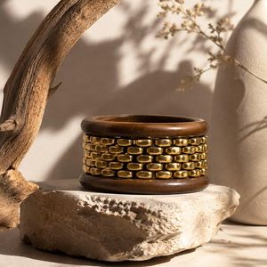 Bracelet jonc épais plaqué or en bois, forme cœur vintage, à superposer pour femme |   Bijoux de mode faits à la main pour filles - Product Image 4