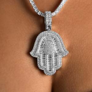 Collier pendentif main Hamsa en argent 925 et moissanite, plaqué rhodium, chaîne maille forçat, bijoux de tous les jours pour femme - Product Image 4