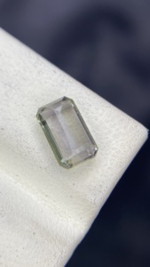 Pierre de Tanzanite Naturelle Certifiée Non Chauffée, Couleur Bio, Taille Émeraude Octogonale, Zoisite Naturelle Tanzanite 1,68 Carat, Clair comme un cristal - Product Image 2