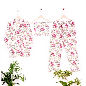 Ensemble de robes confortables pour femmes en coton pur indien, imprimé floral tendance, respirant, manches longues, été, hiver, robe de yoga du matin - Product Image 1