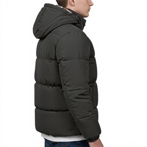 Chaqueta de plumón larga con capucha y cuello alto para hombre, de poliéster grueso, cortavientos, informal, con cremallera frontal y logotipo personalizado. - Product Image 5