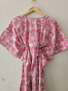 ชุดคลุมกิโมโนผ้าฝ้ายถักลายดอกไม้สีชมพูสำหรับผู้หญิง สวมใส่สบาย ระบายอากาศได้ดี เหมาะสำหรับฤดูร้อน คอวี ทรงปกติ ยาวแบบแม็กซี่ - Product Image 3