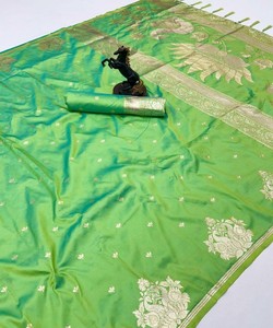 Sari de Seda Verde Claro, Estilo Tradicional Indio Banarasi con Patrón de Borde, para Bodas y Fiestas, para Todas las Temporadas - Product Image 1