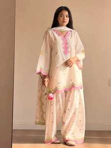 Top Tradicional para Mujer, de Algodón Chanderi, con Bordado Multicolor, Trabajo con Lentejuelas, Trabajo con Hilos Zari, Farshi Salwar Dupatta - Product Image 2