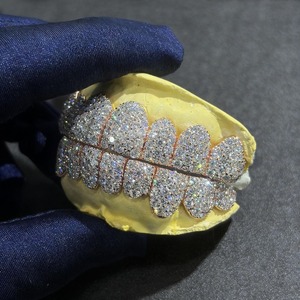 Grillz de Plata de Ley S925 Personalizados con Moissanita VVS, Joyería Hip Hop Iced Out para la Boca, Regalo Personalizado Bling para Él - Product Image 3