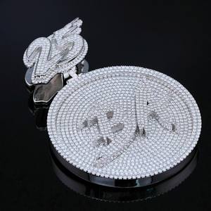 Colgante Personalizado de Plata de Ley Chapado en Oro con Moissanita VVS Iced Out, Estilo Hip Hop, Letra Blanca, Certificado IGI, Engaste de Garra para Hombre - Product Image 2