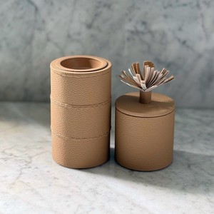 Elegante Juego de Quemadores de Incienso Envueltos en Cuero Granulado con Detalles de Costura Exquisitos y Tapa con Borla Floral Creativa - Product Image 1
