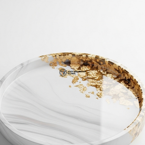 Plateau en résine de marbre blanc de luxe avec accent en feuille d'or |   Plateau de service décoratif moderne - Product Image 3