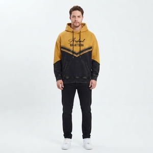 Sudadera con Capucha para Hombre, Color Negro con Efecto Ácido y Bloques de Color, con Franja Chevron, Bolsillo Canguro, Estilo Urbano Oversize, Personalizada ODM - Product Image 2